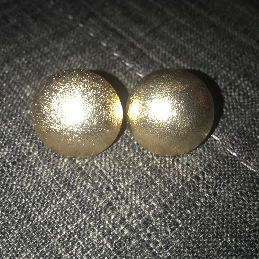 Gold Circle Stud Earrings